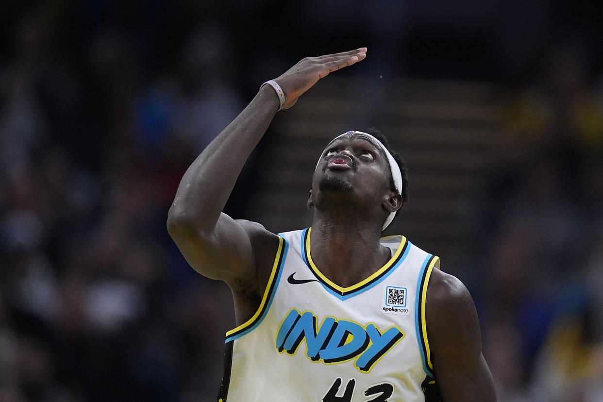 HTH体育赛事西亚卡姆在西班牙队比赛中战术调整，锐不可当引发热议！