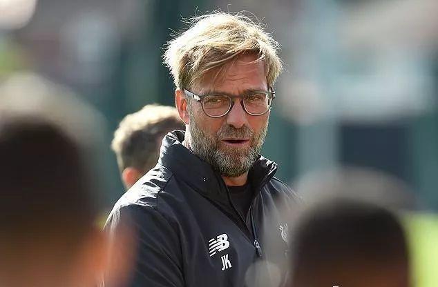 HTH体育赛事关于埃因霍温发布备战花絮，集结日绝杀压哨，社区盾任务艰巨，赛程密集仍需轮换的信息