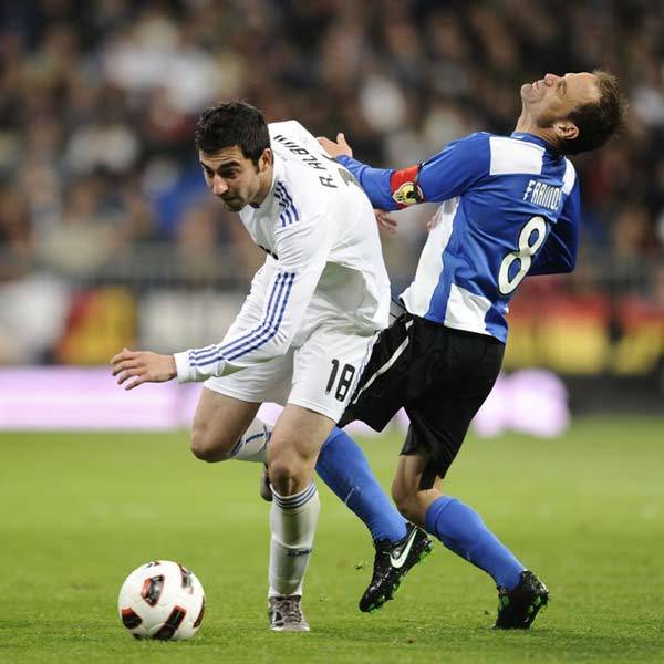  Uzi关键节点出色防守，西班牙队带队取胜！