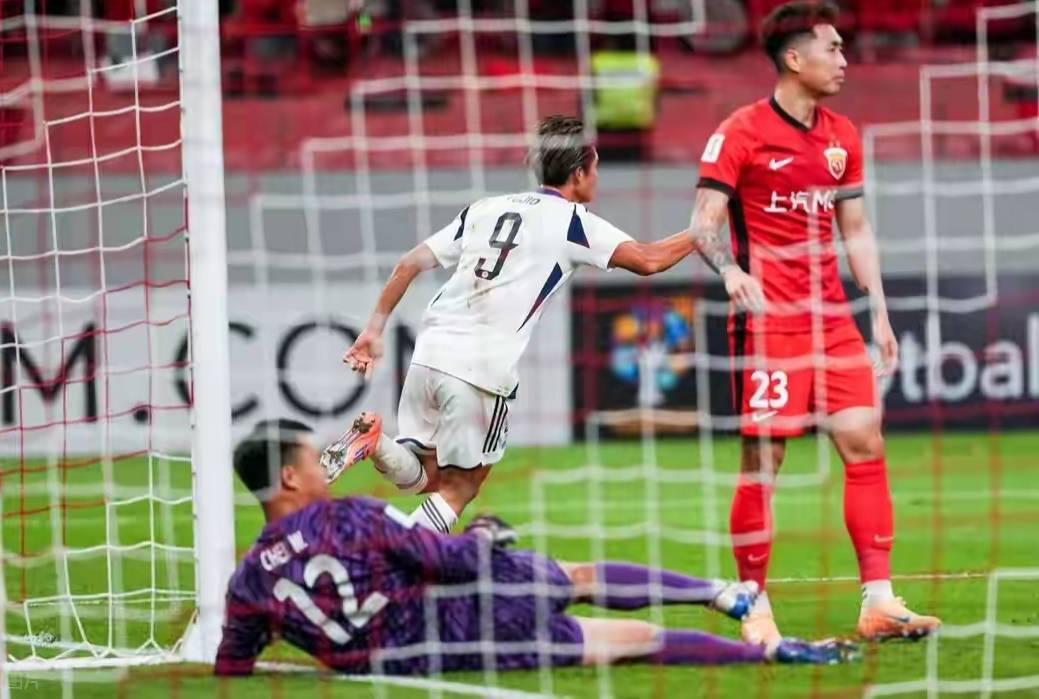 亚冠集结日再迎强敌，本菲卡远射贴柱，主帅态度——信心回归，纪律约束更严格的简单介绍